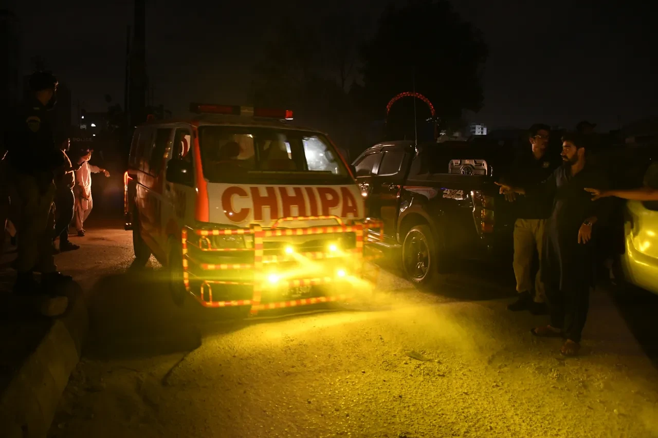 Pakistan'da bombalı saldırı: Can kayıpları var