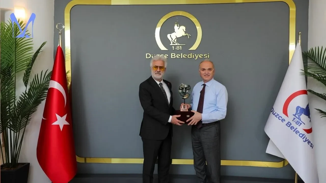Tamer Karadağlı'dan Konuralp Antik Kenti'ne övgü dolu sözler! "Burası gerçek bir hazine"