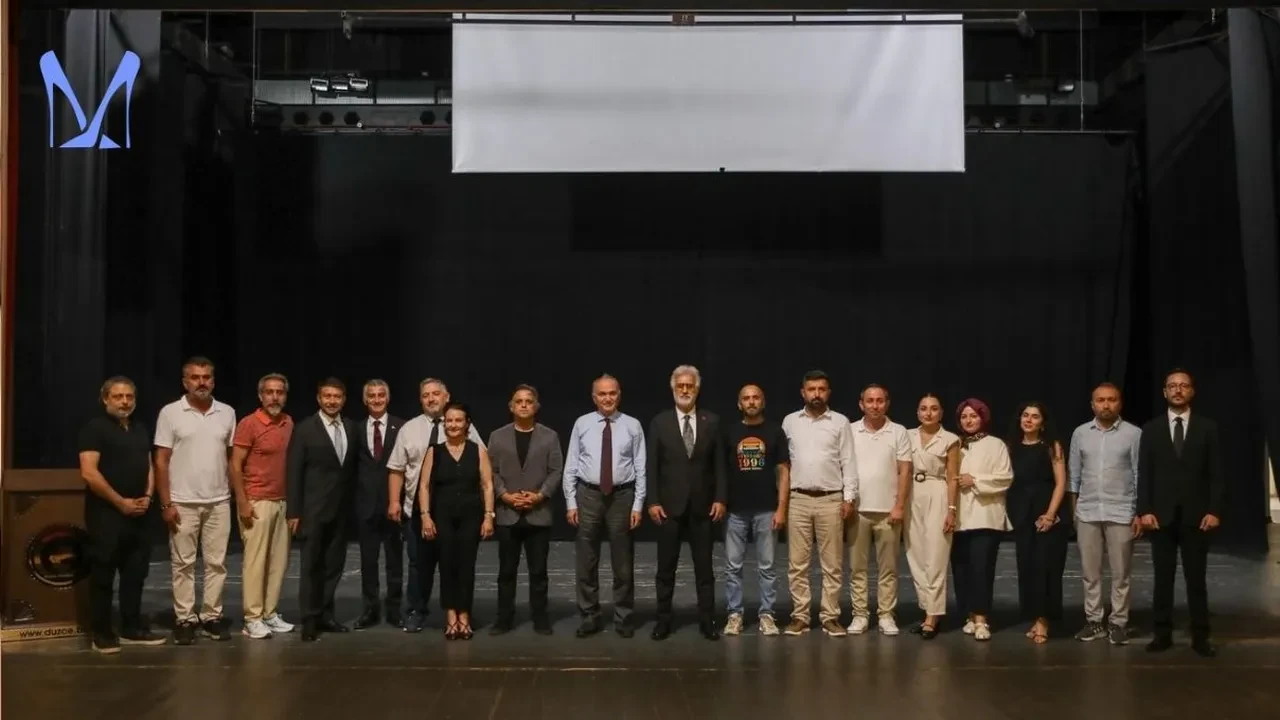 Tamer Karadağlı'dan Konuralp Antik Kenti'ne övgü dolu sözler! "Burası gerçek bir hazine"