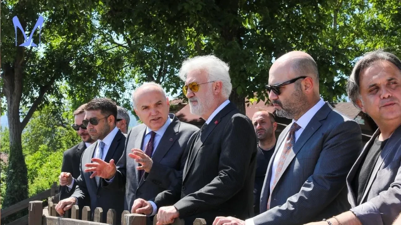 Tamer Karadağlı'dan Konuralp Antik Kenti'ne övgü dolu sözler! "Burası gerçek bir hazine"