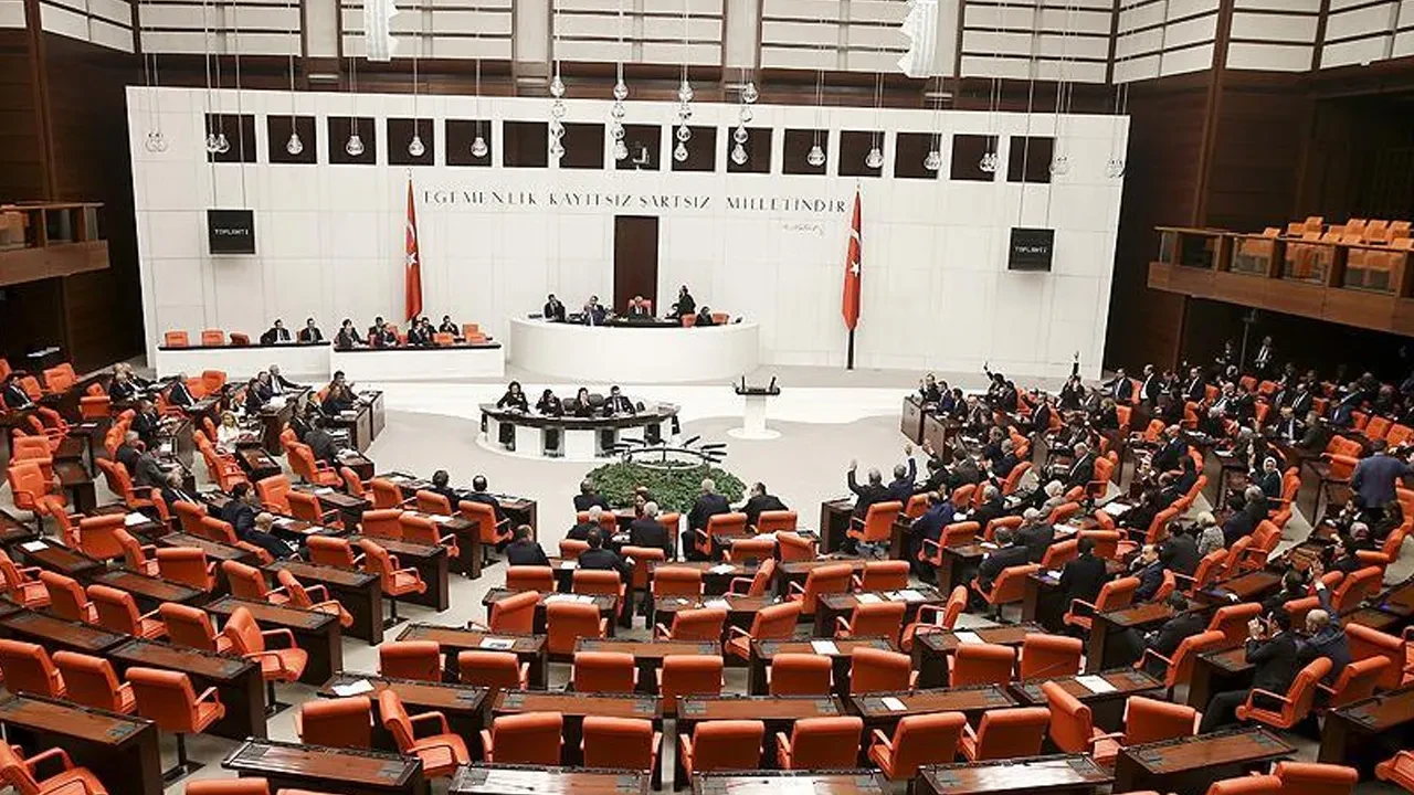 TBMM'de yoğun mesai! IBAN mağdurları, 12. Yargı Paketi ve TSK düzenlemesi gündemde