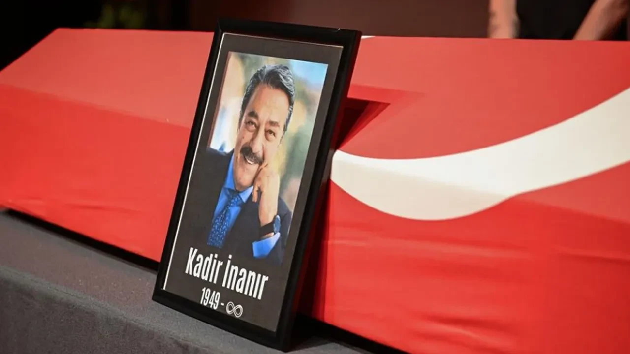 Türkan Şoray ayakta durmakta zorlandı! Al Yazmalım’ı Kadir İnanır’a veda etti 