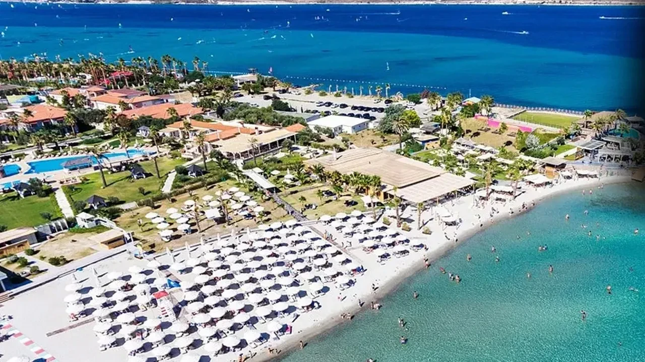 Alaçatı'da dudak uçuklatan hesap! Neredeyse 1 milyon TL ödediler: Görenler şoke oldu