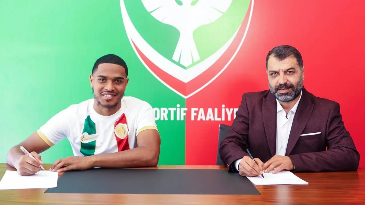 Amedspor'a Madagaskarlı yıldız! Diyarbakır temsilcisi Rayan Raveloson'u transfer etti