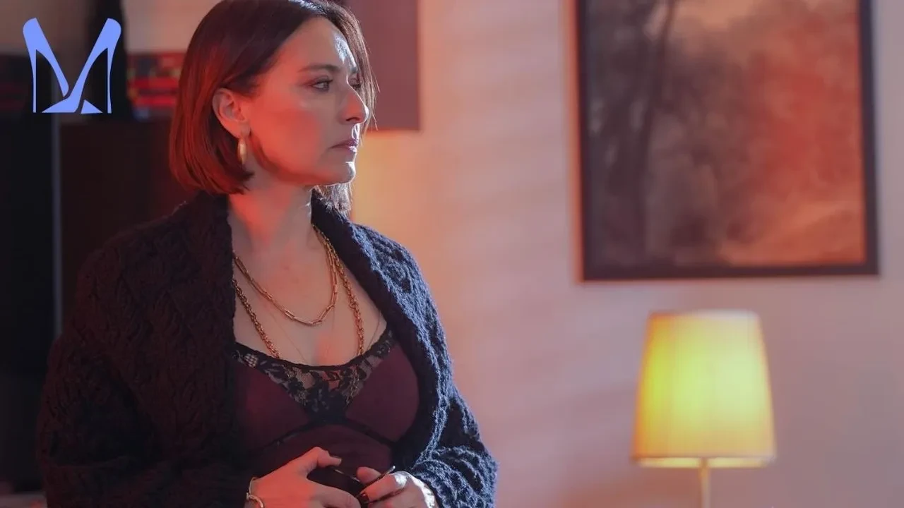 Ayça Bingöl Aşk ve Taht kadrosunda! Aşk ve Taht'ın Baş Hatun Ümmühan'ı Ayça Bingöl 