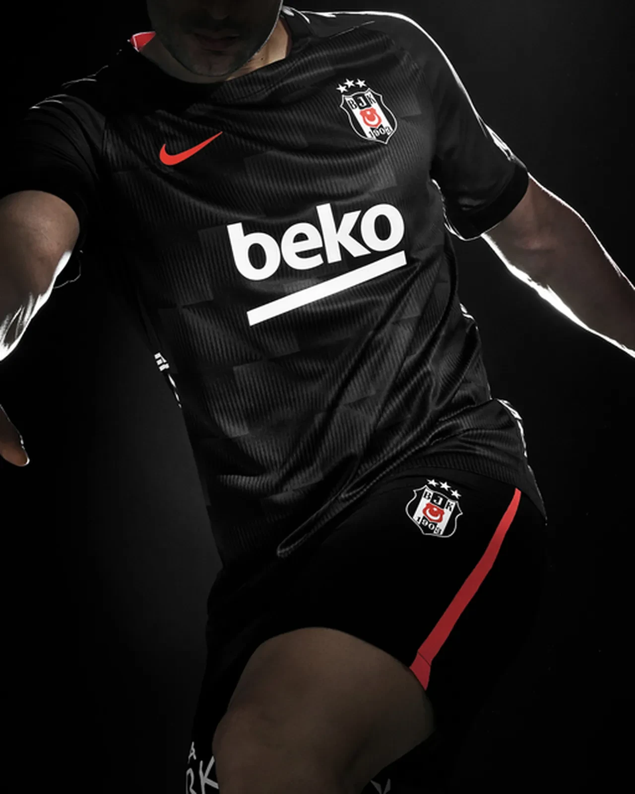 Beşiktaş yeni sezon formalarını tanıttı!
