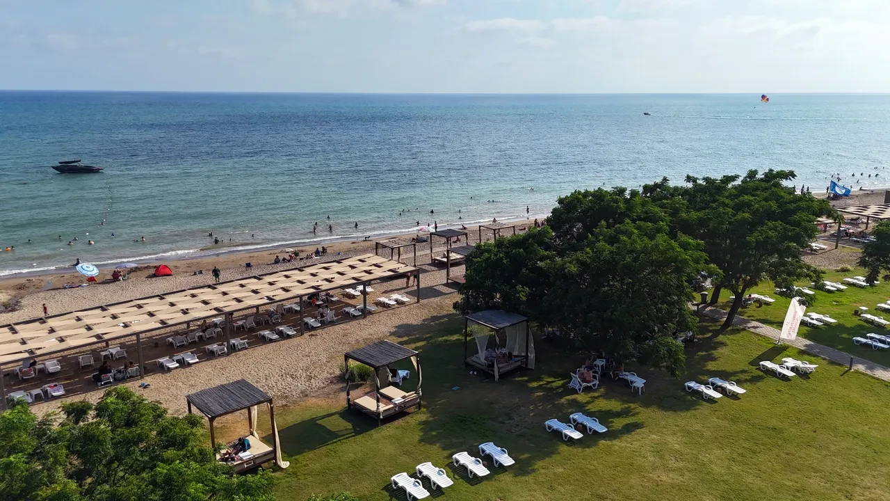 Çeşme'den Bodrum'a, Marmaris'ten Belek'e halk plajlarına yoğun ilgi! Ücretsiz halk plajı sayısı 23'e yükseliyor