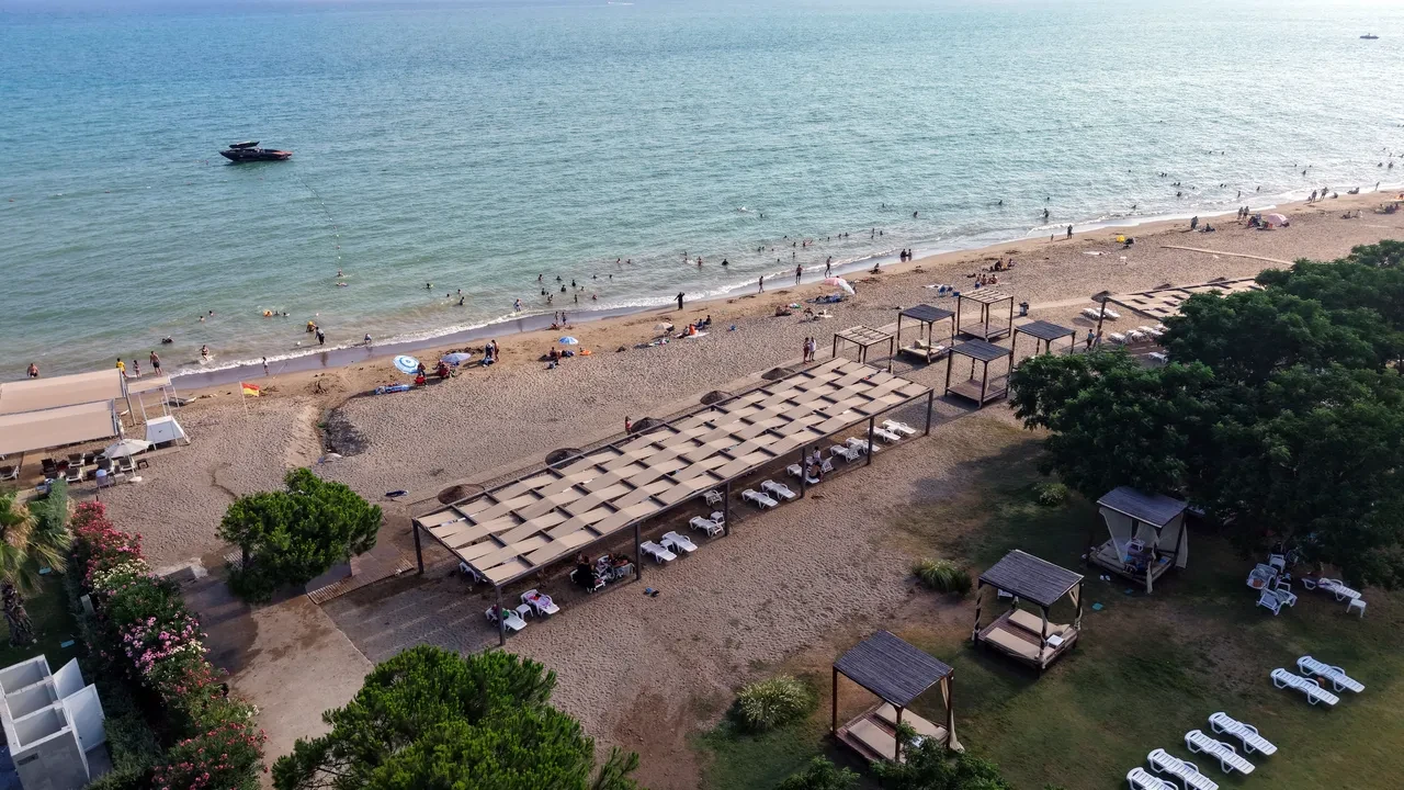 Çeşme'den Bodrum'a, Marmaris'ten Belek'e halk plajlarına yoğun ilgi! Ücretsiz halk plajı sayısı 23'e yükseliyor