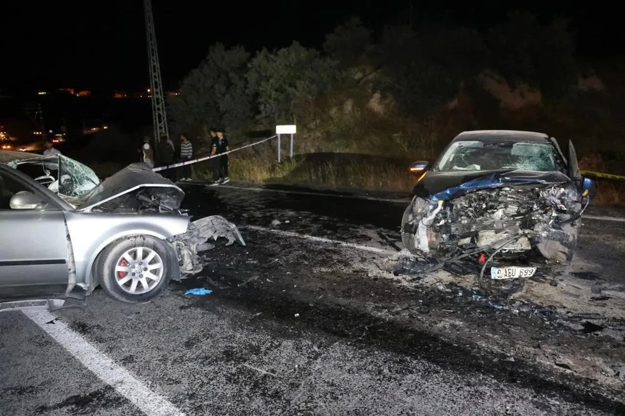 Kaza değil cinayet! Hatalı sollama yaparken faciaya yol açtı: Ölü ve yaralılar var