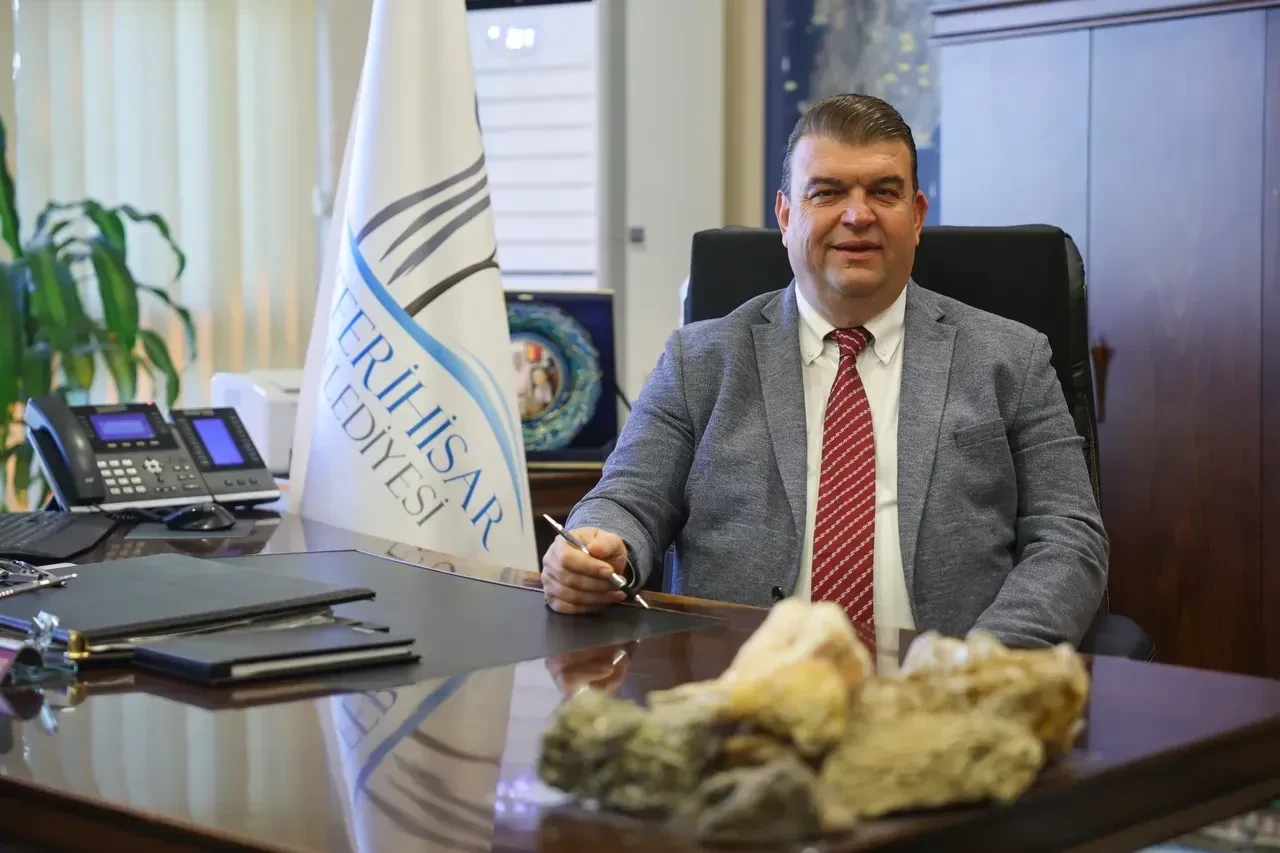 Seferihisar Belediyesi'ne operasyon: 20 şüpheli adliyede