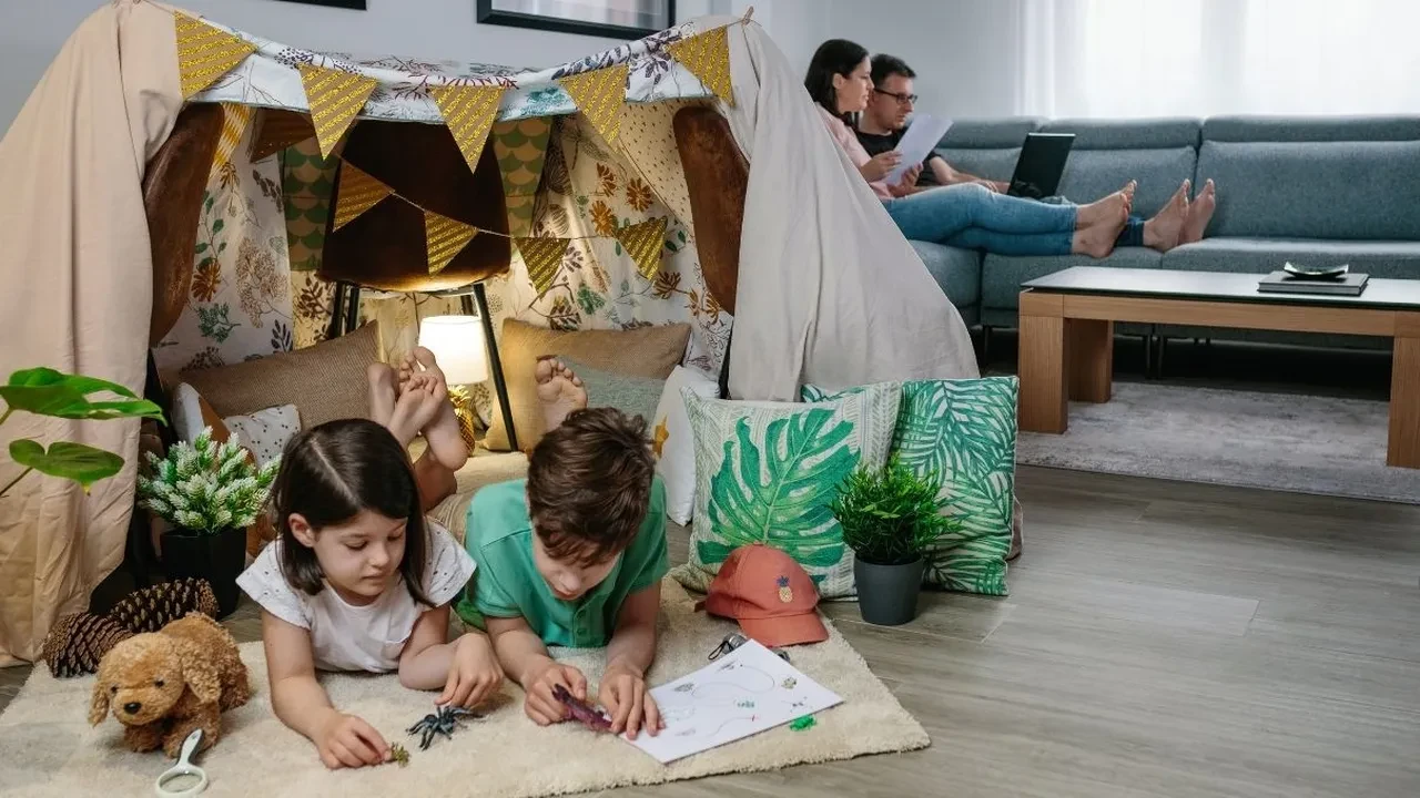 Sıcak havalarda çocuklarla evde yapılacak en eğlenceli etkinlikler 2026!