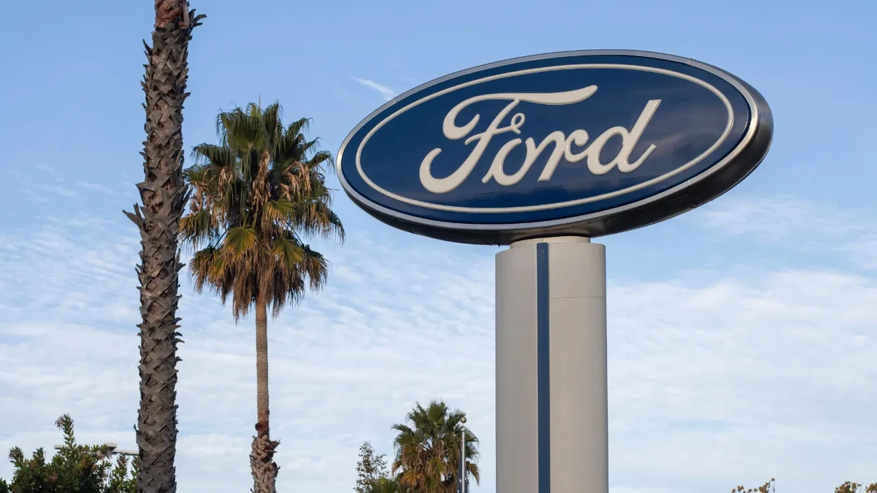 Yapay zeka sınıfta kalınca eski çalışanlarını geri çağırdılar! Ford'dan geri adım