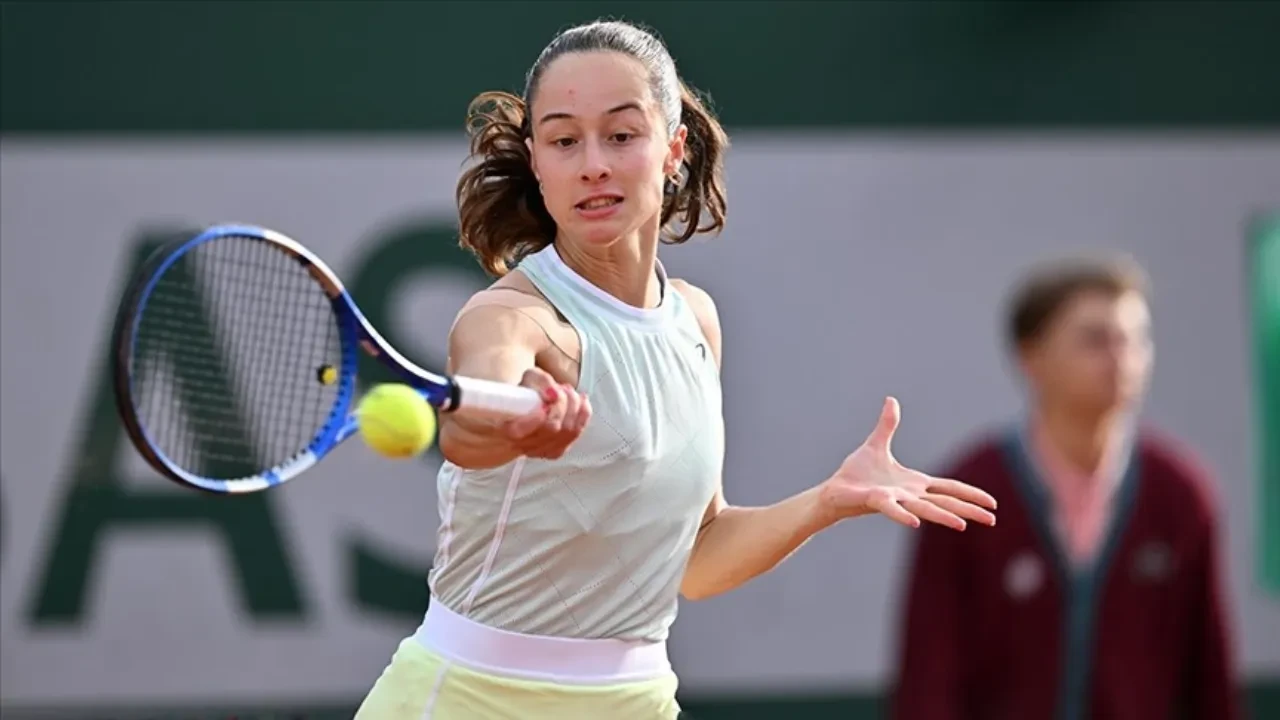 Zeynep Sönmez’den Wimbledon’da tarihi başlangıç! Dünya 28 numarasını devirdi