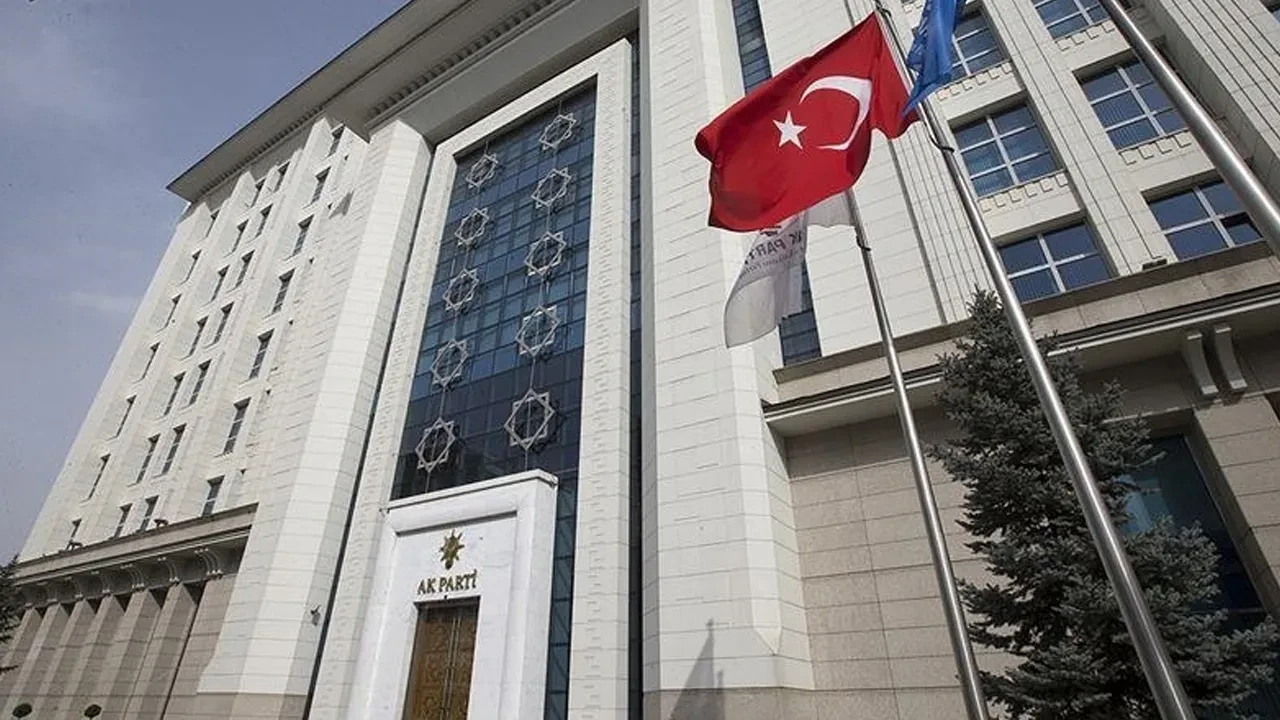 AK Parti’de görev değişimi! İller tek tek açıklandı