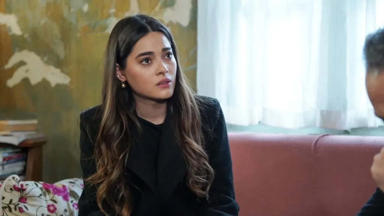 Aşk ve Taht dizisine bomba transfer! Simay Barlas ile görüşülüyor