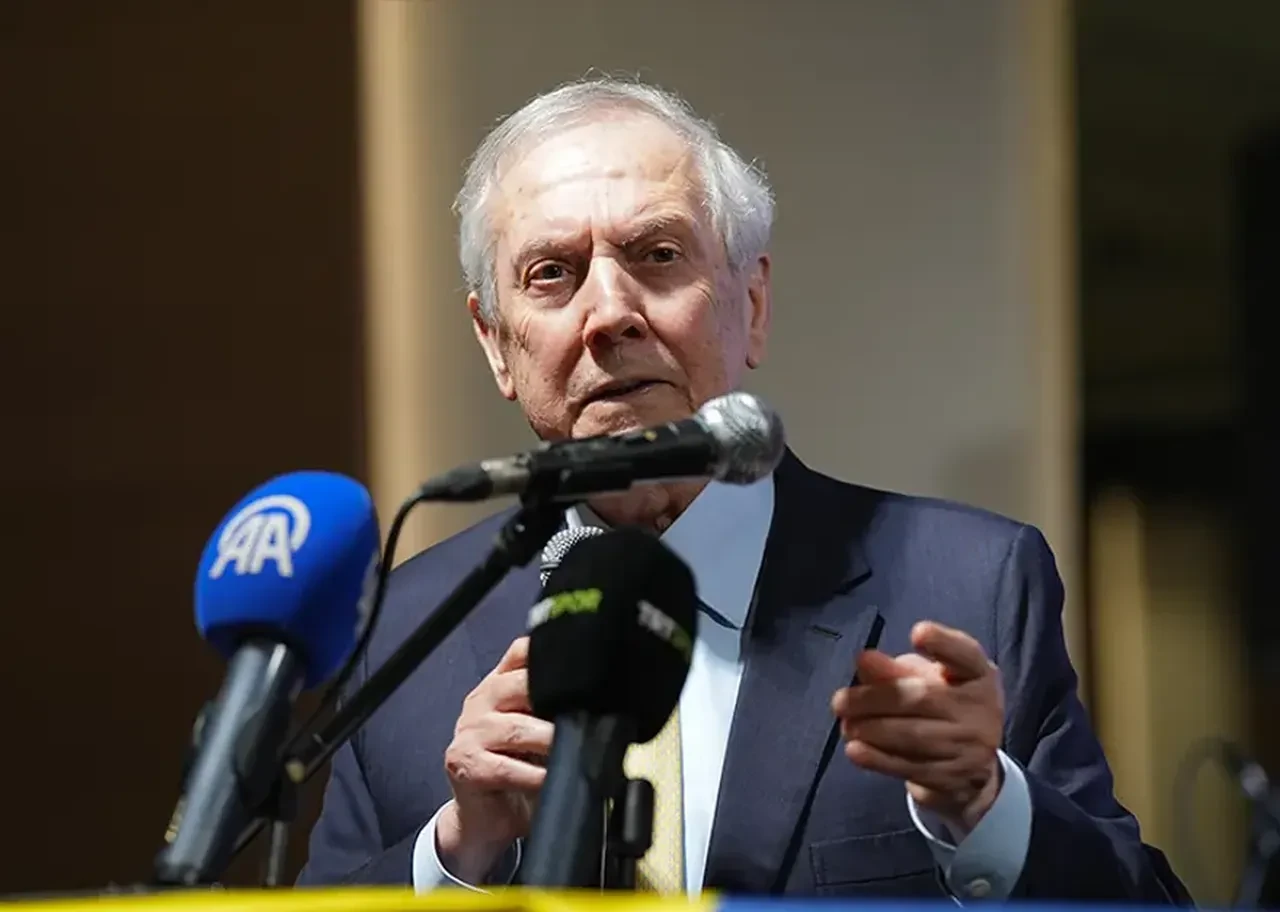 Aziz Yıldırım isim vererek transferleri tek tek açıkladı: 'Kulübün ruhu geri dönecek!'