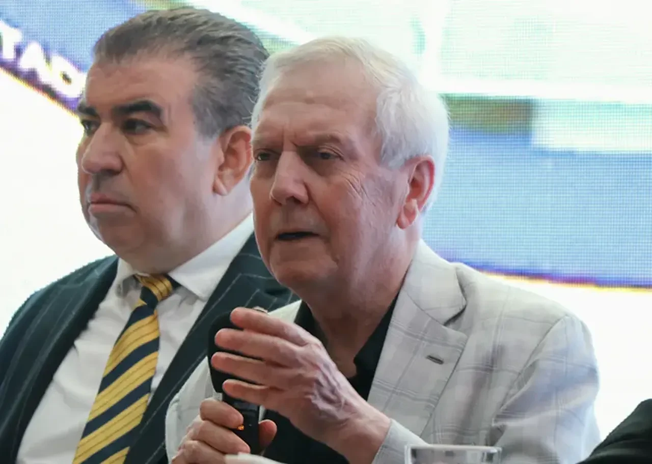 Aziz Yıldırım isim vererek transferleri tek tek açıkladı: 'Kulübün ruhu geri dönecek!'