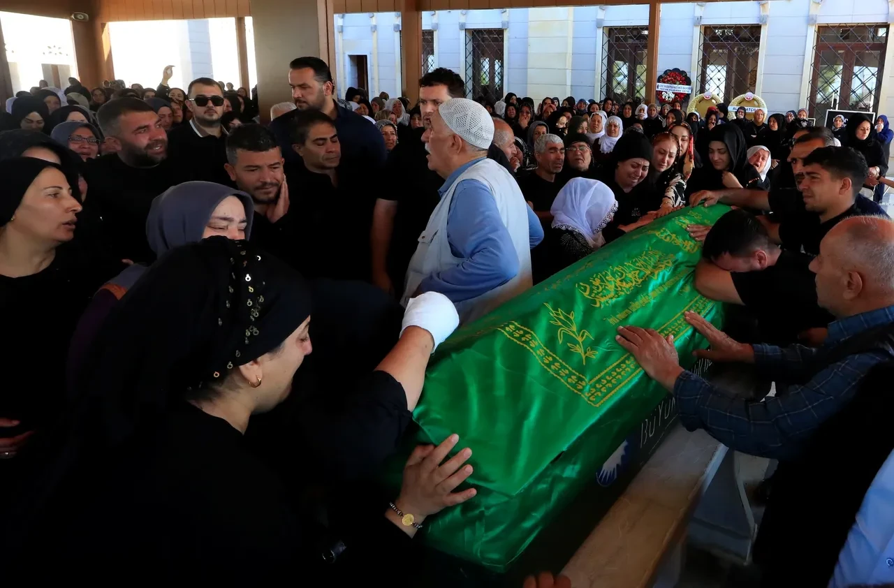 Bir mezarda iki acı! Baba ve 9 aylık oğlu gözyaşları içinde defnedildi: Annenin feryatları yürek dağladı