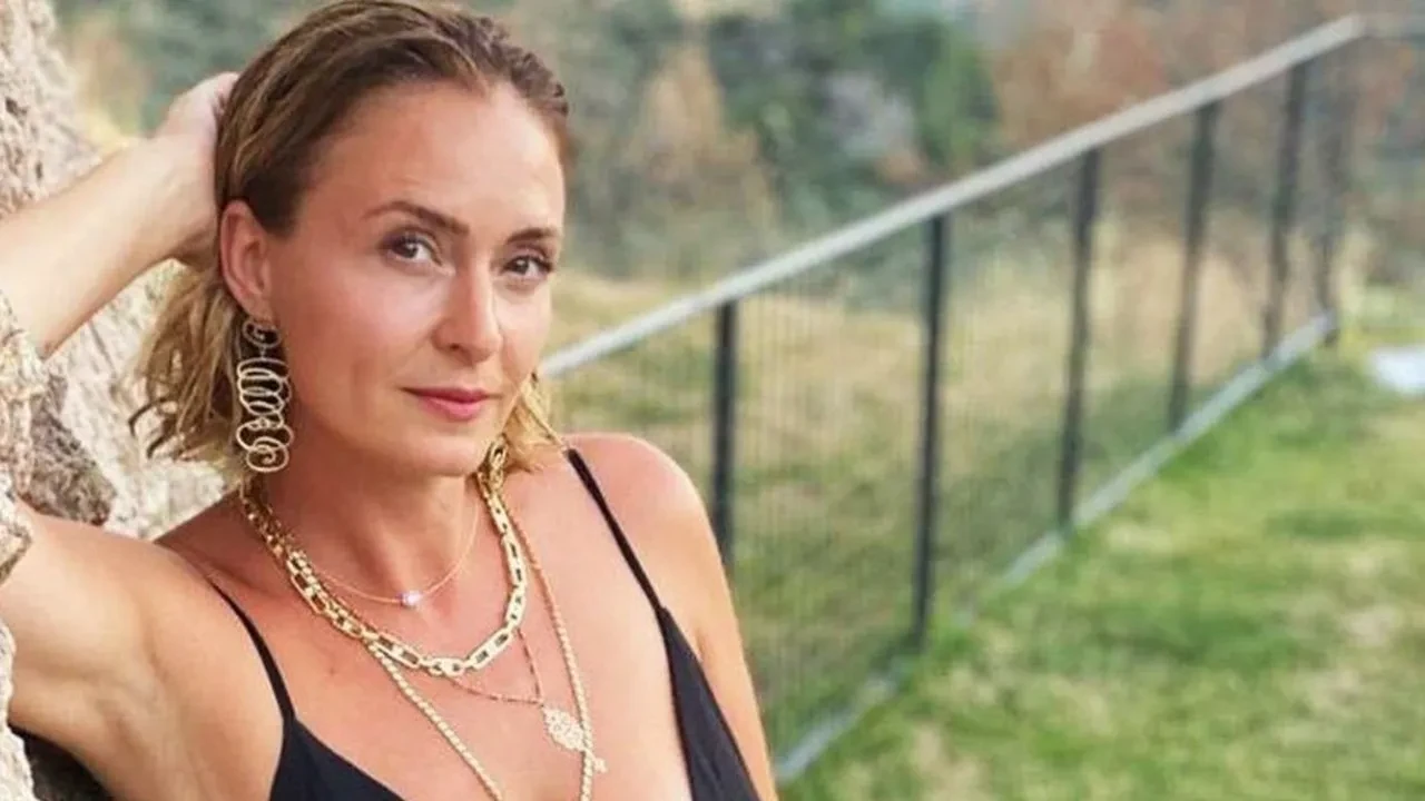 Ceyda Düvenci Aşk ve Taht dizisinin kadrosunda! Alaeddin’in annesi Ümmühan Hatun’u oynayacak!