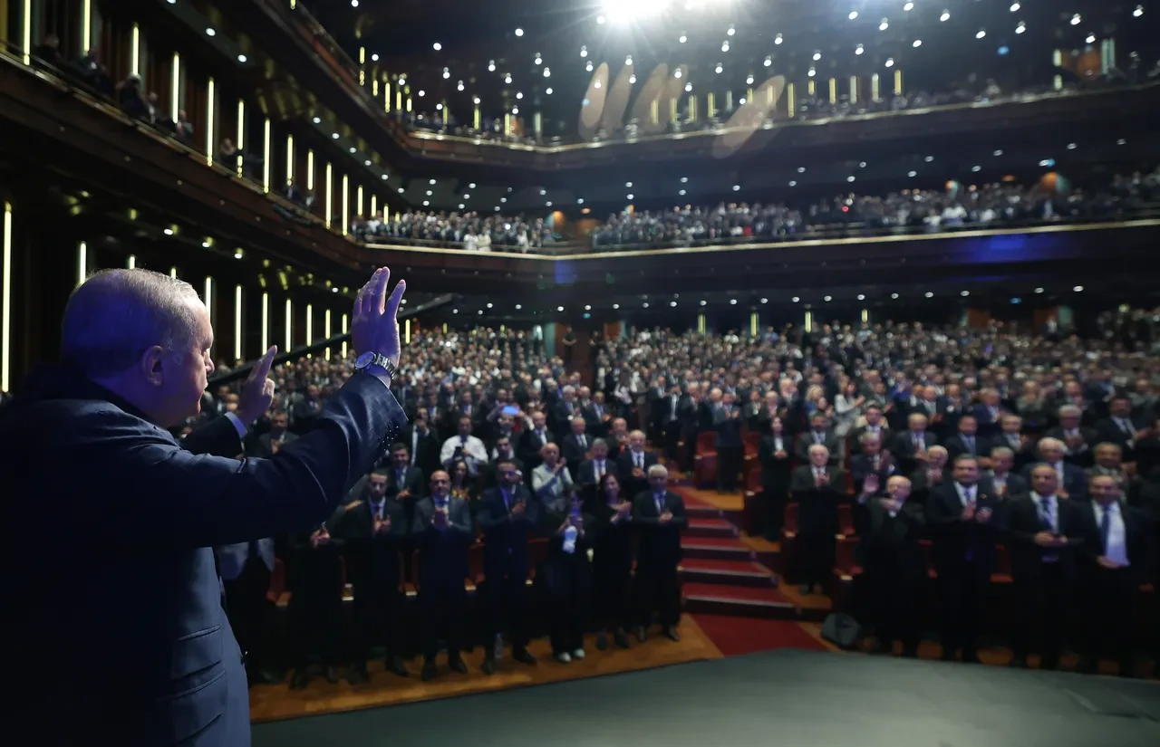 Cumhurbaşkanı Erdoğan'dan Özgür Özel'e 'mutlak butlan' göndermesi! 'Pamuk şekeri elinden alınmış çocuk gibi'
