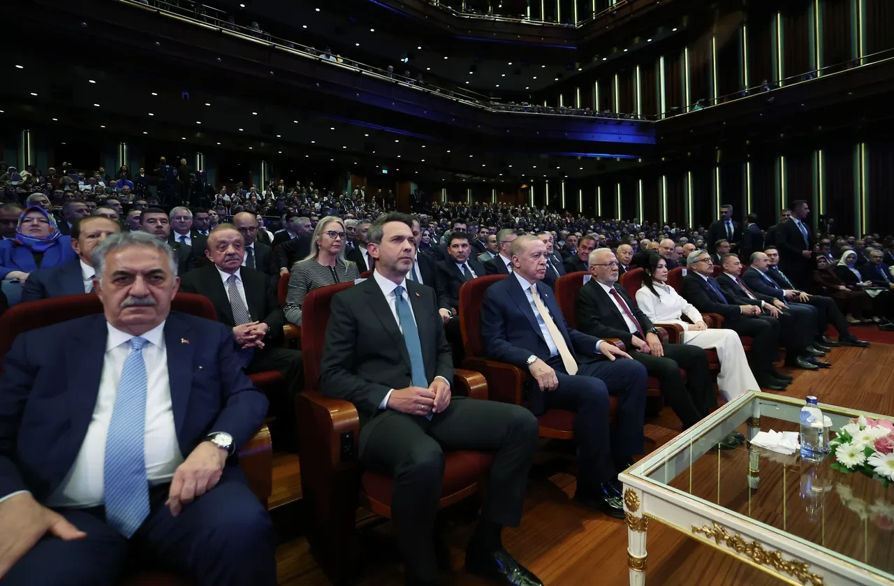 Cumhurbaşkanı Erdoğan'dan Özgür Özel'e 'mutlak butlan' göndermesi! 'Pamuk şekeri elinden alınmış çocuk gibi'