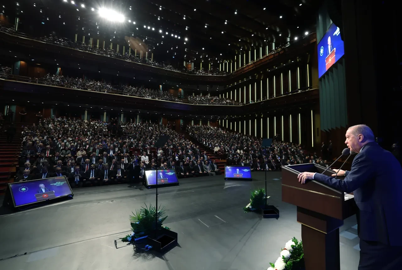 Cumhurbaşkanı Erdoğan'dan Özgür Özel'e 'mutlak butlan' göndermesi! 'Pamuk şekeri elinden alınmış çocuk gibi'