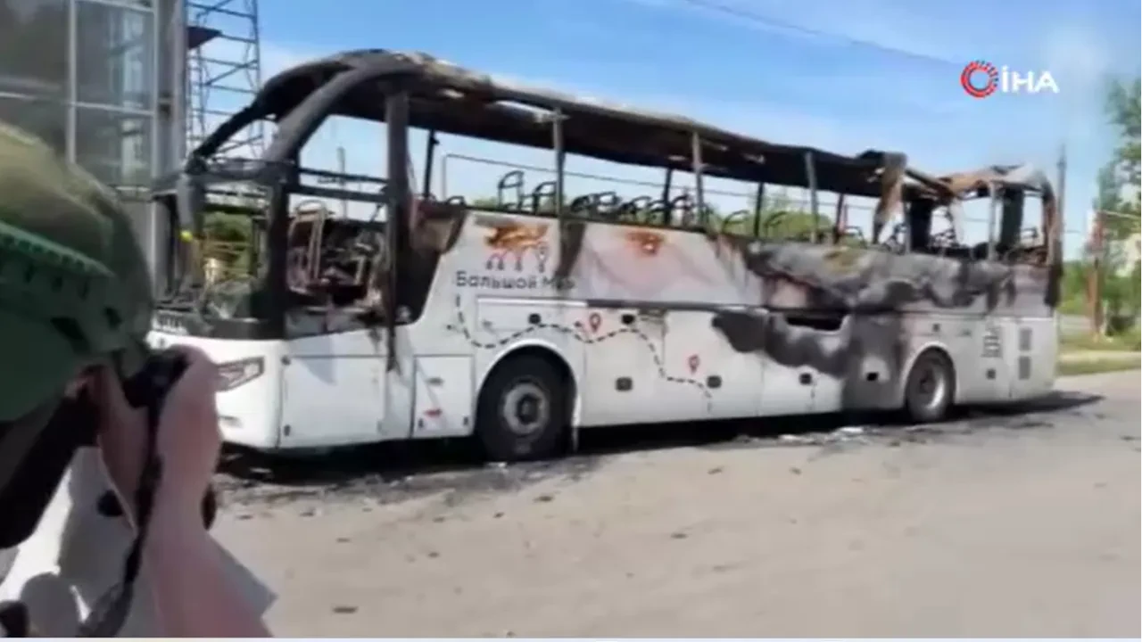 Donetsk’te yolcu otobüsüne İHA isabet etti! 7 ölü, 11 yaralı
