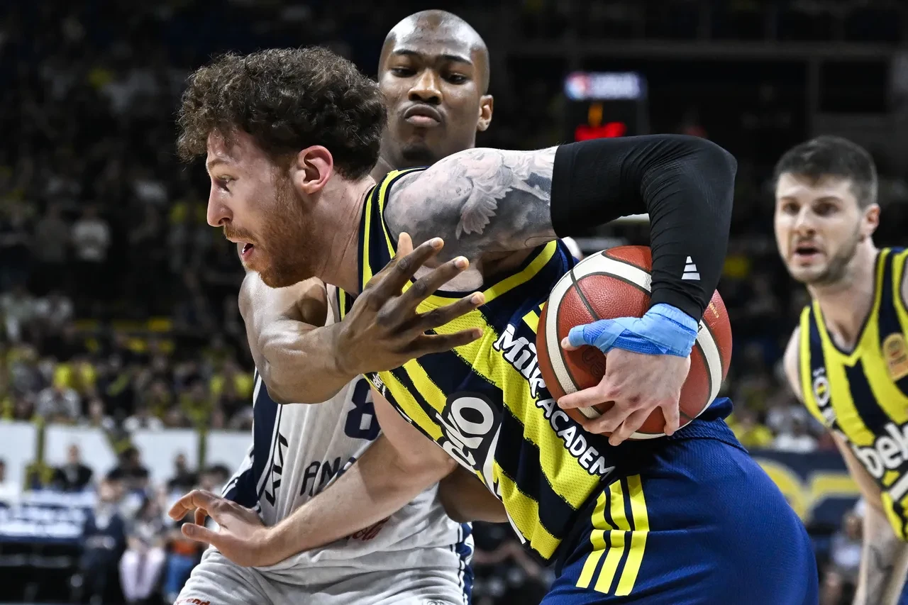 Fenerbahçe Beko Anadolu Efes maçı kaç kaç bitti?