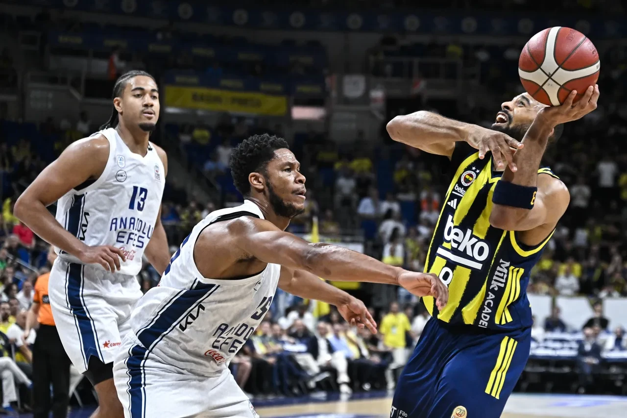 Fenerbahçe Beko Anadolu Efes maçı kaç kaç bitti?
