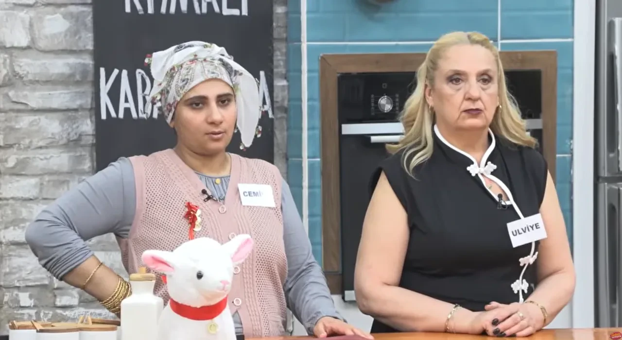 Gelinim Mutfakta Tuğba ve Hüseyin Hanım arasında gerilim! Boş teneke gibi tıngırdıyorsun