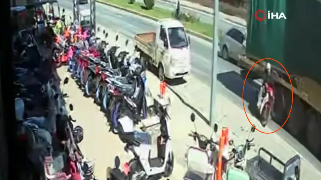 Görenler bile inanamadı! Motosiklet sürücüsü ölümden böyle döndü