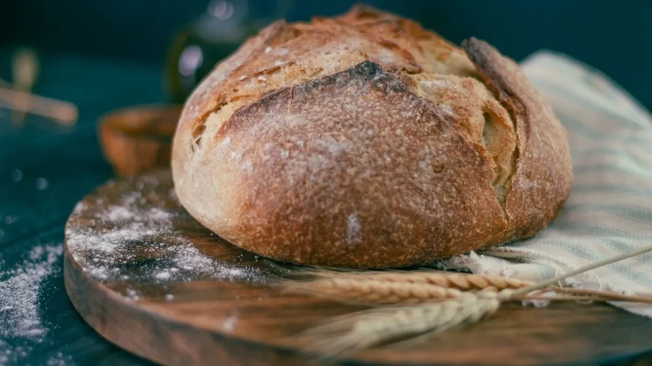 Hamurun kabarmama riski olmayan, garantili ev yapımı ekşi mayalı ekmek rehberi