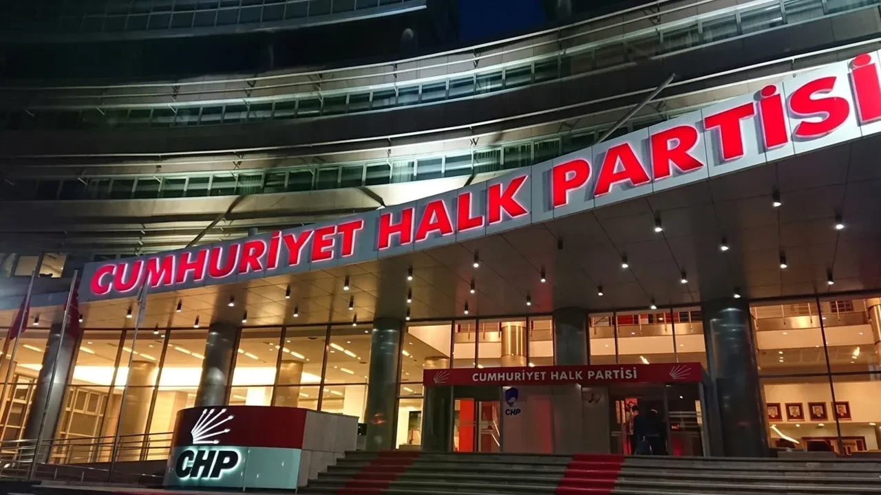 Özgür Özel'den yeni parti itirafı! Ekrem İmamoğlu'nu şoke edecek adaylık çıkışı