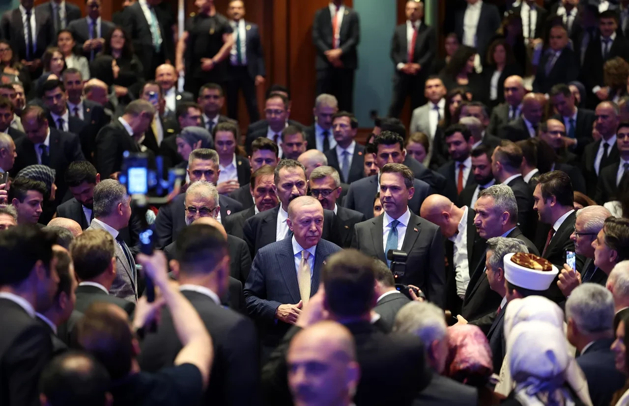 Türkiye'nin yenilenebilir enerji hamlesi: 2025’te 7 bin 110 elektrik üretim santrali devreye alındı, Cumhurbaşkanı Erdoğan asıl hedefi açıkladı