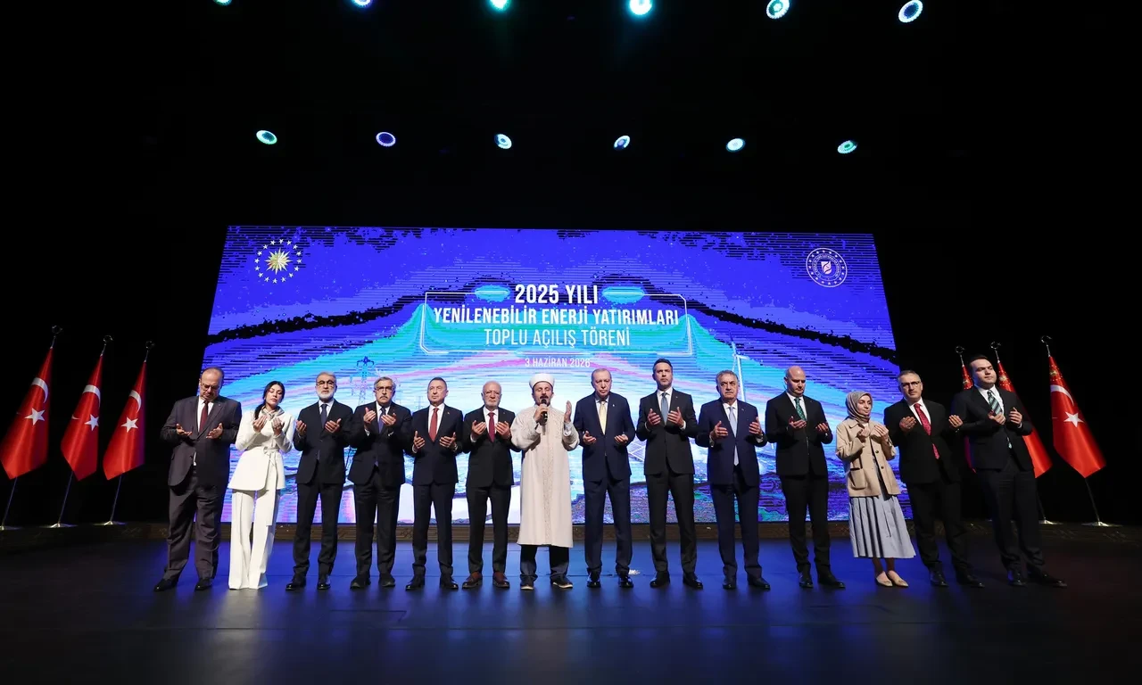 Türkiye'nin yenilenebilir enerji hamlesi: 2025’te 7 bin 110 elektrik üretim santrali devreye alındı, Cumhurbaşkanı Erdoğan asıl hedefi açıkladı
