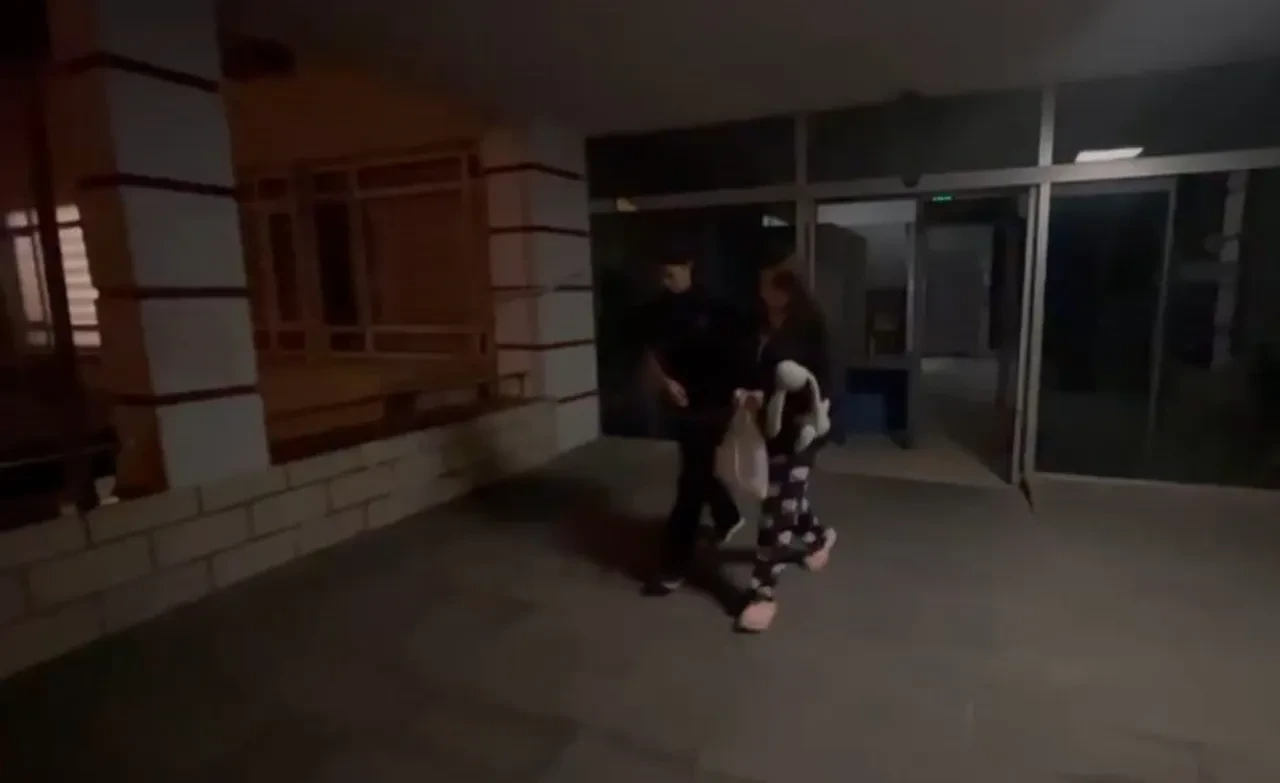 Adana'da kan donduran olay: 16 yaşındaki kız çocuğu annesini öldürüp polisi bekledi