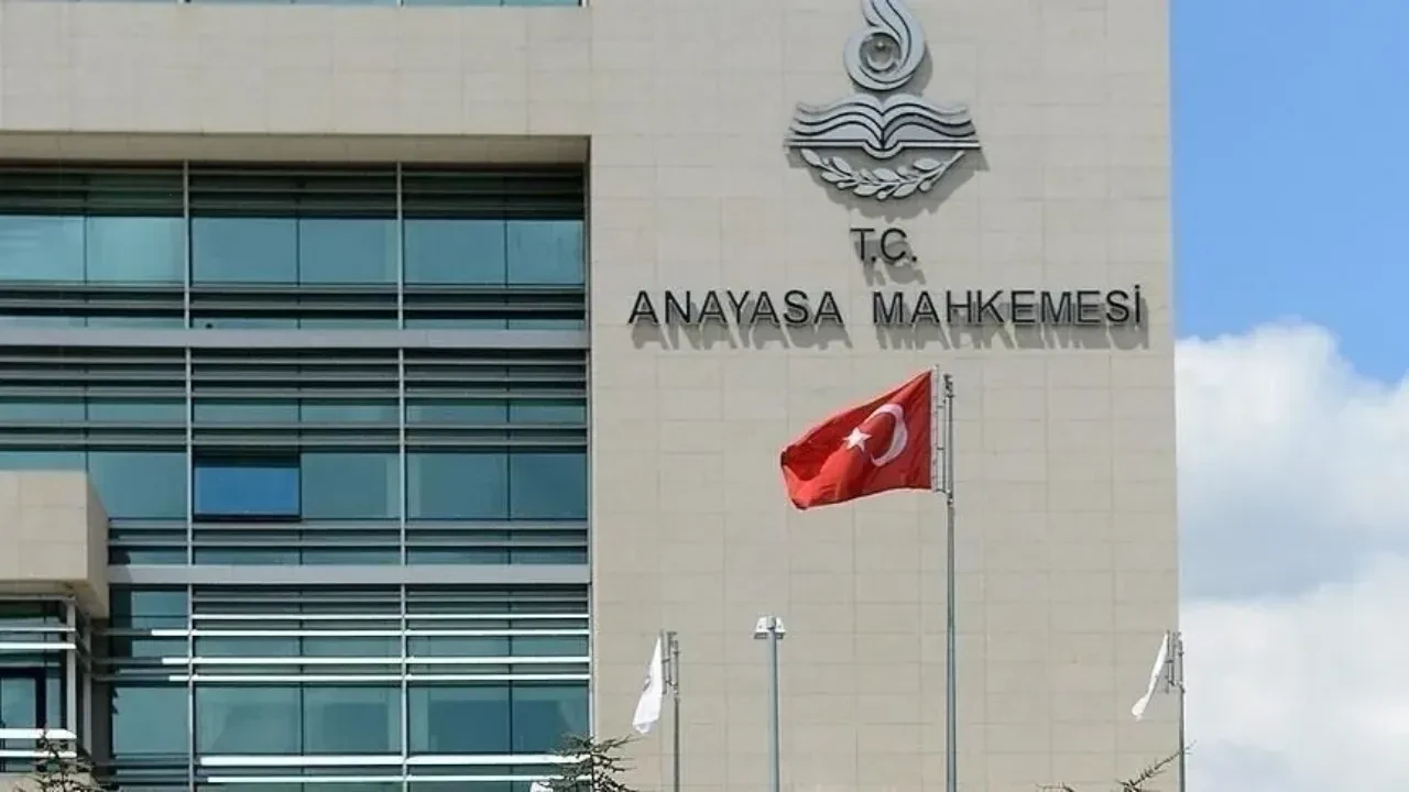 Anayasa Mahkemesi'nden CMP kararı: CHP'ye benzeyen parti amblemi iptal edildi