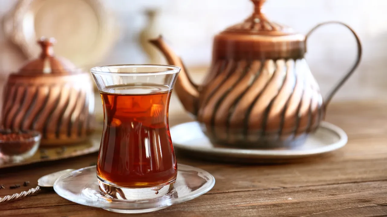Asırlık çay demleme yöntemini yaptım! Yıllarca bize yanlış öğretmişler