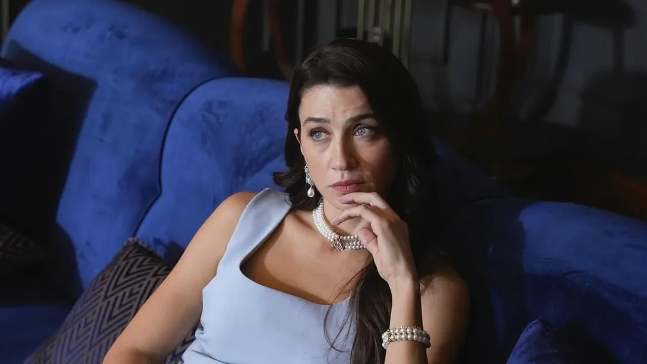 "Aşk ve Taht"tan peş peşe sürprizler! Ceren Benderlioğlu tarihi diziye katıldı