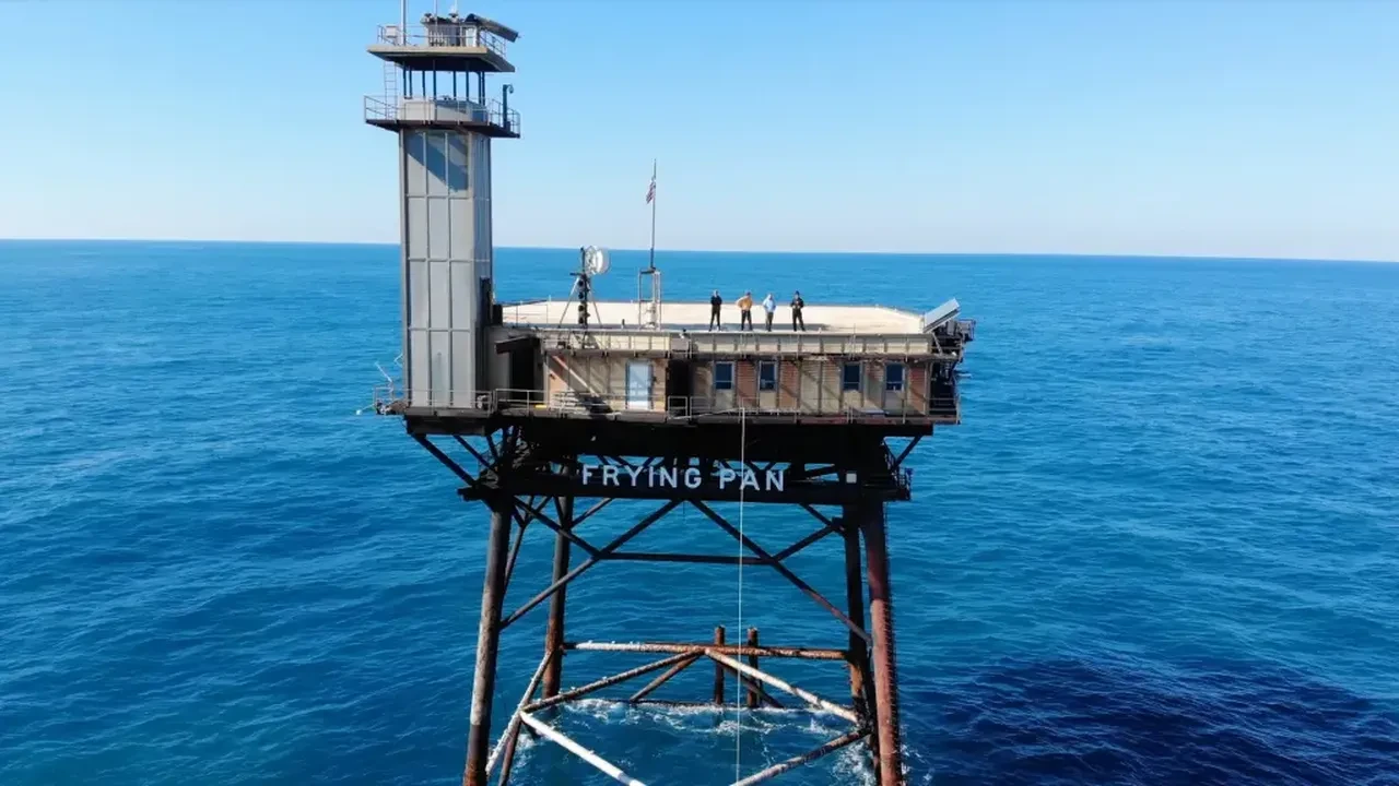 Atlantik'in ortasındaki dünyanın en tehlikeli oteli! Sosyal medyada milyonlar izledi, talep çok!