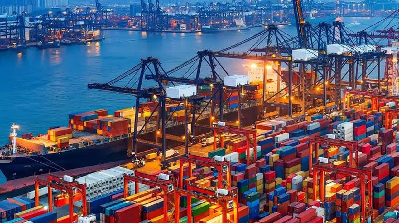 Dış ticaret açığı Mayıs ayında yüzde 15,6 azaldı