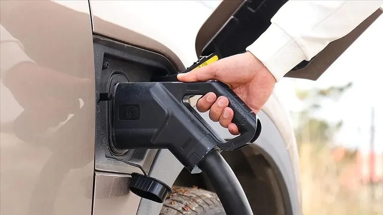 Elektrikli araçla tatile çıkacaklar dikkat! EPDK şarj fiyatlarına müdahale edebilecek