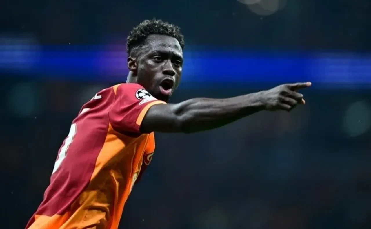 Galatasaray'ın yıldızına İtalya'dan kanca! Ünlü hoca ısrarcı: Servet değerinde teklif