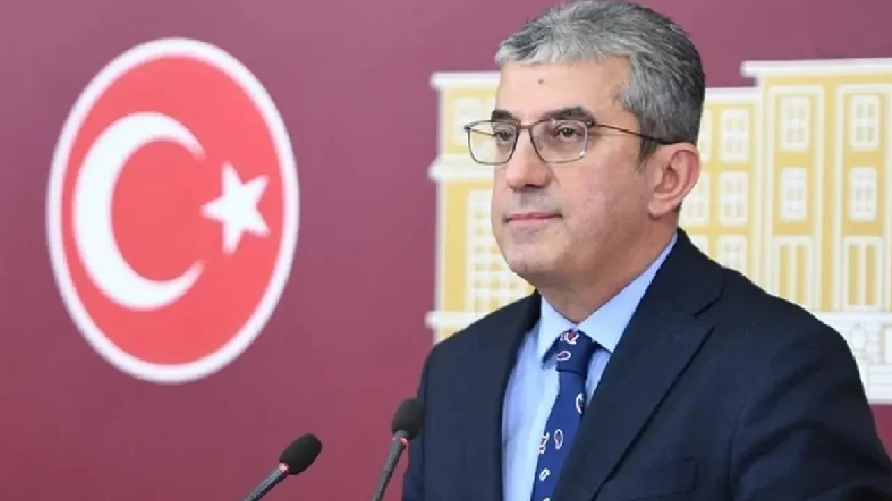 Gökhan Günaydın, CHP Grup Başkanvekilliği görevine iade edildi 