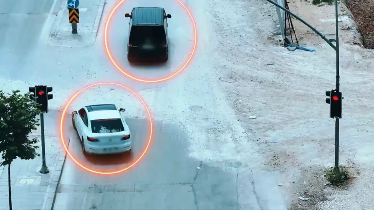 Kırmızı ışıkta geçen araçlar böyle tespit edildi! Sürücülere dudak uçuklatan ceza