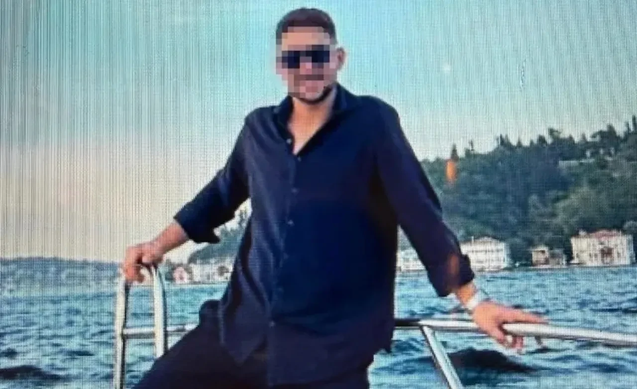 Lüks sitede film gibi soygun: İş insanının aracından 15 milyon liralık vurgun güvenlik kamerasında