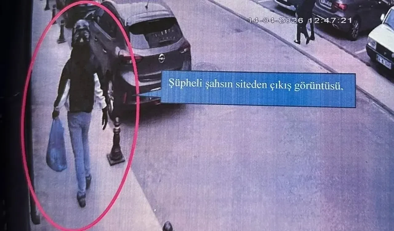 Lüks sitede film gibi soygun: İş insanının aracından 15 milyon liralık vurgun güvenlik kamerasında