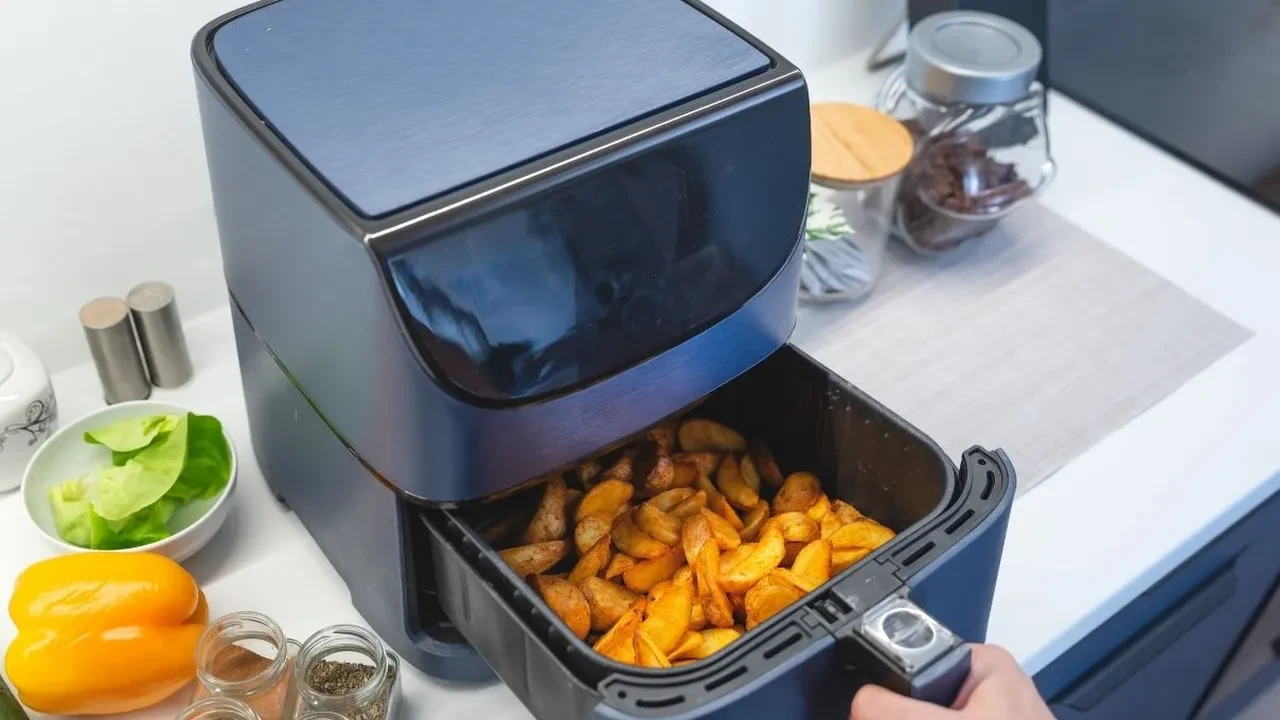 Airfryer’da asla yapmamanız gereken yemekler! Cihaza ve sağlığınıza zarar veren hatalar