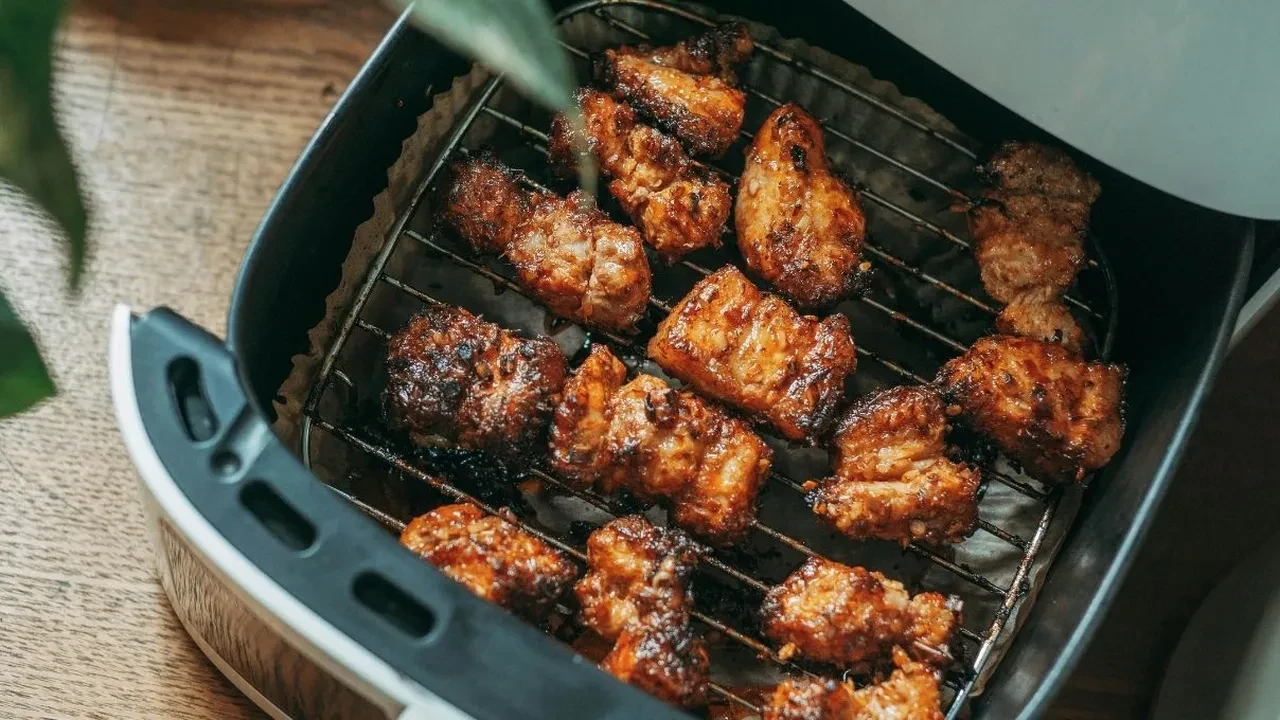 Airfryer’da asla yapmamanız gereken yemekler! Cihaza ve sağlığınıza zarar veren hatalar