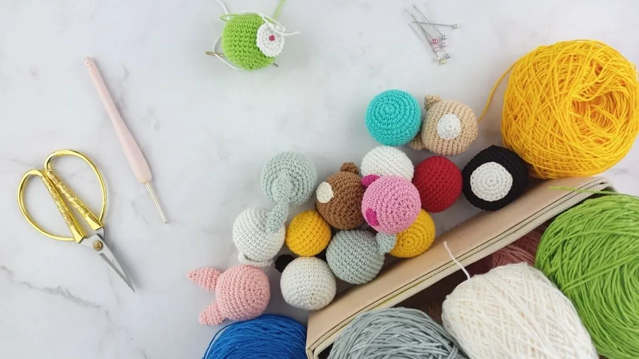 Amigurumi (örgü oyuncak) yapmaya yeni başlayanlar için en kolay sık iğne taktikleri ve malzeme seçimi 2026!